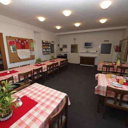 Church Pension Praha - Husuv Dum Экстерьер фото